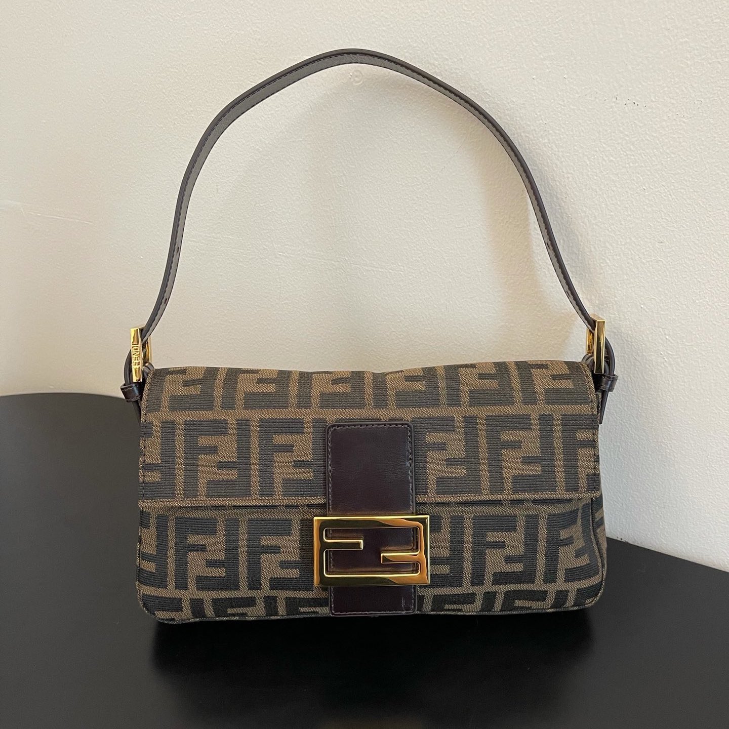 Fendi Zucca Mamma Baguette with golden accessories - Bag