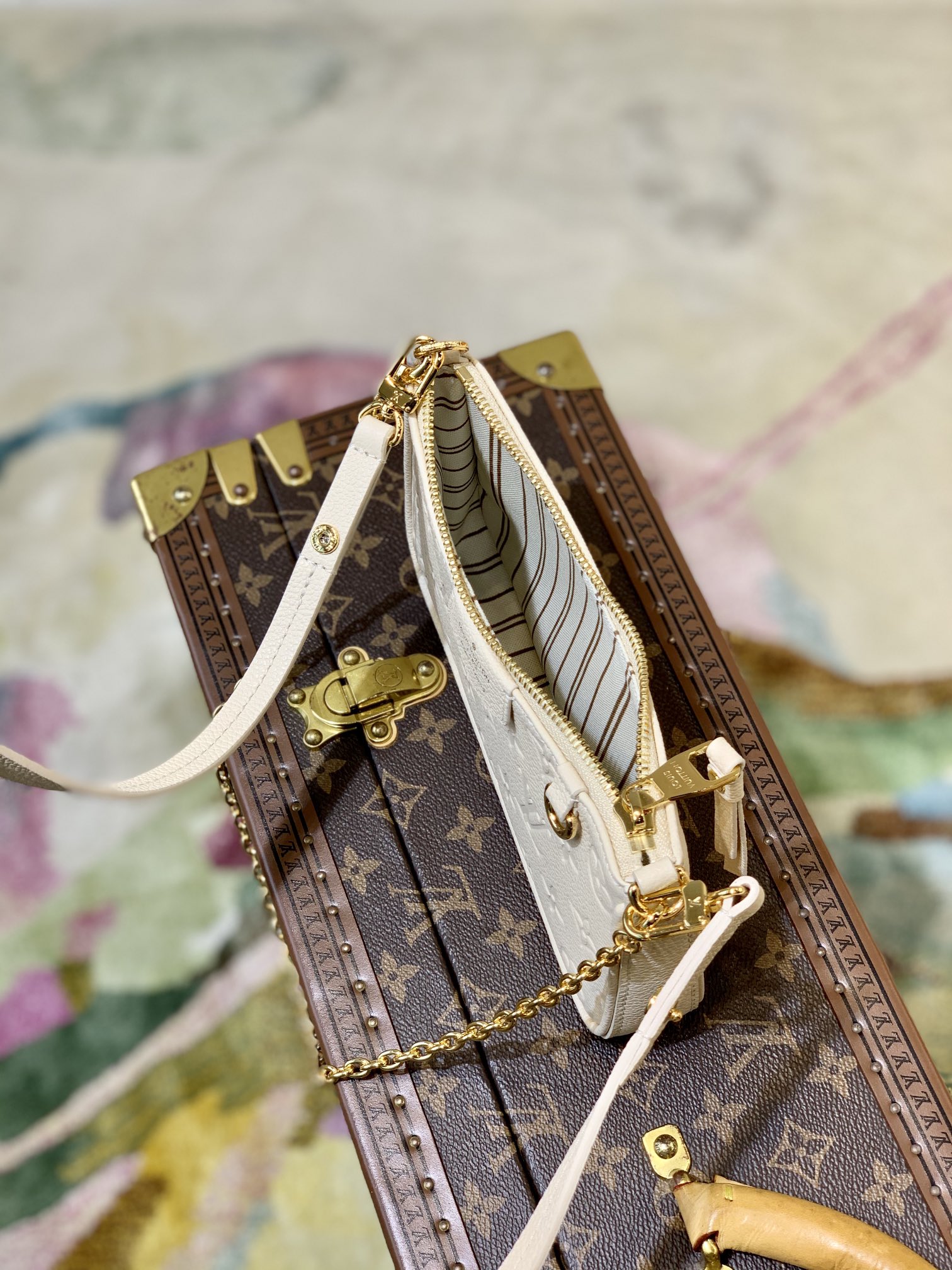 Louis Vuitton Easy Pouch On Strap Handbag White -Bag