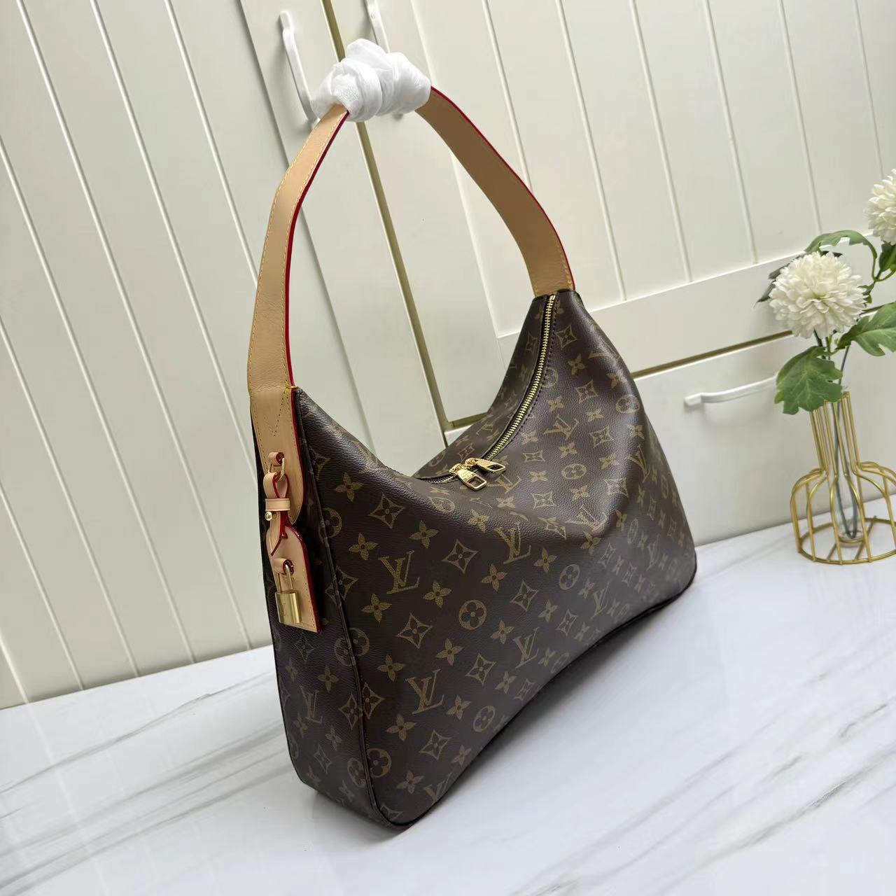 Louis Vuitton LV CarryAll Bag V2 - Bag