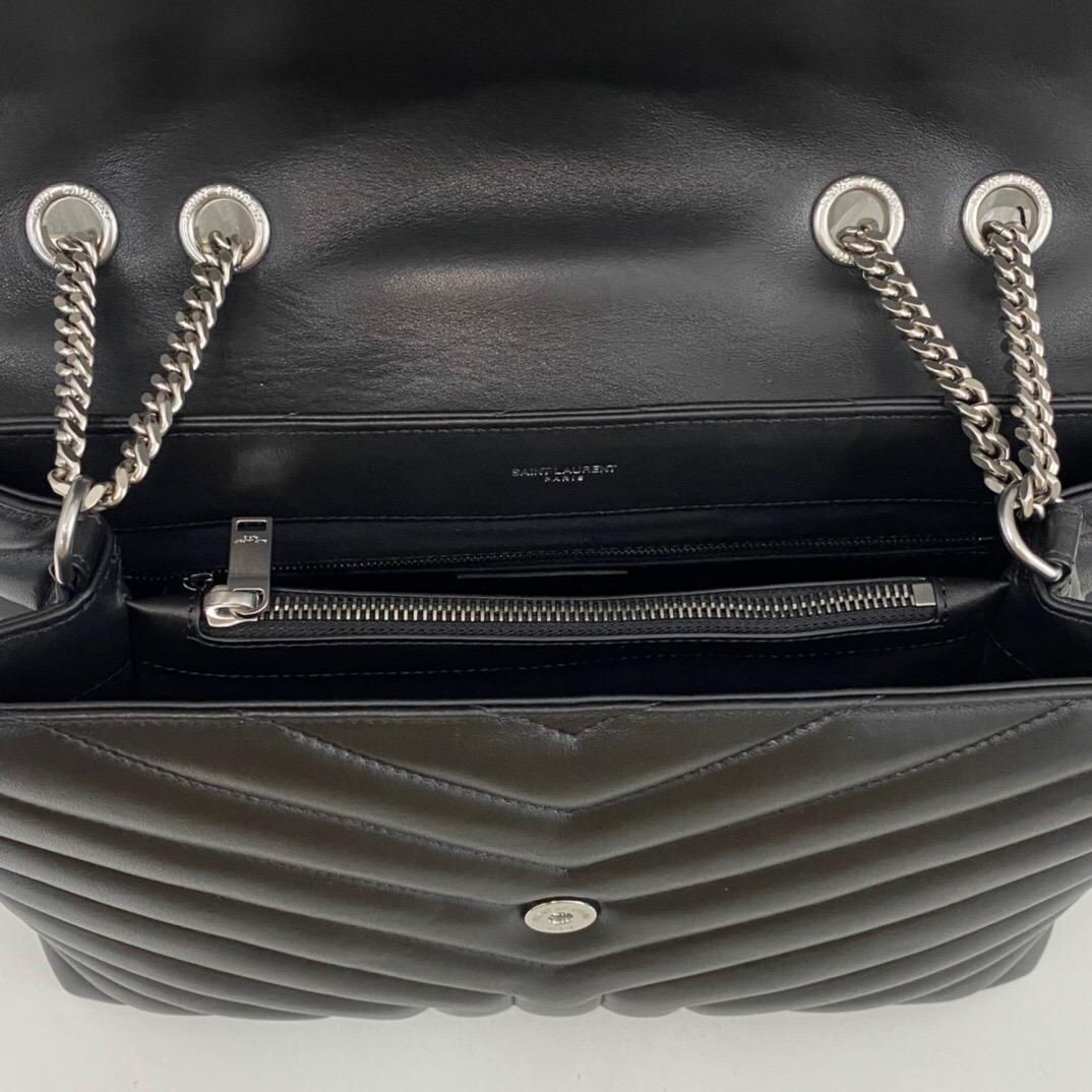 SAINT LAURENT Loulou medium quilted leather shoulder bag black - Bag