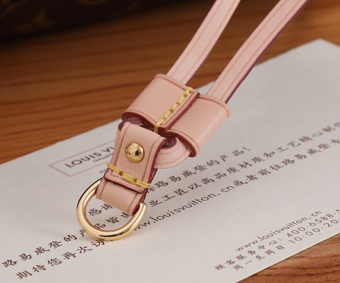 Louis Vuitton Neverfull MM Classic Bag