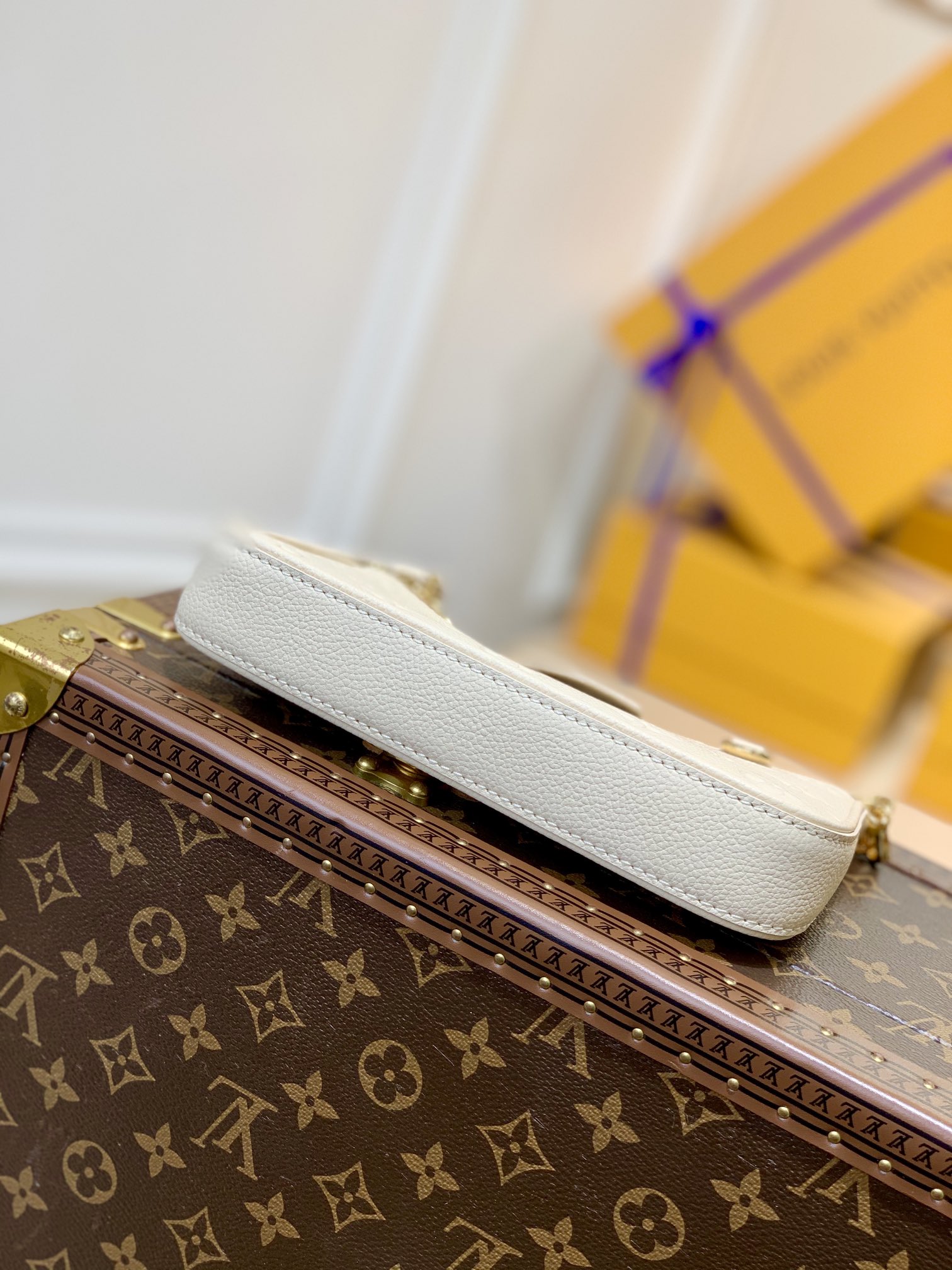 Louis Vuitton Easy Pouch On Strap Handbag White -Bag