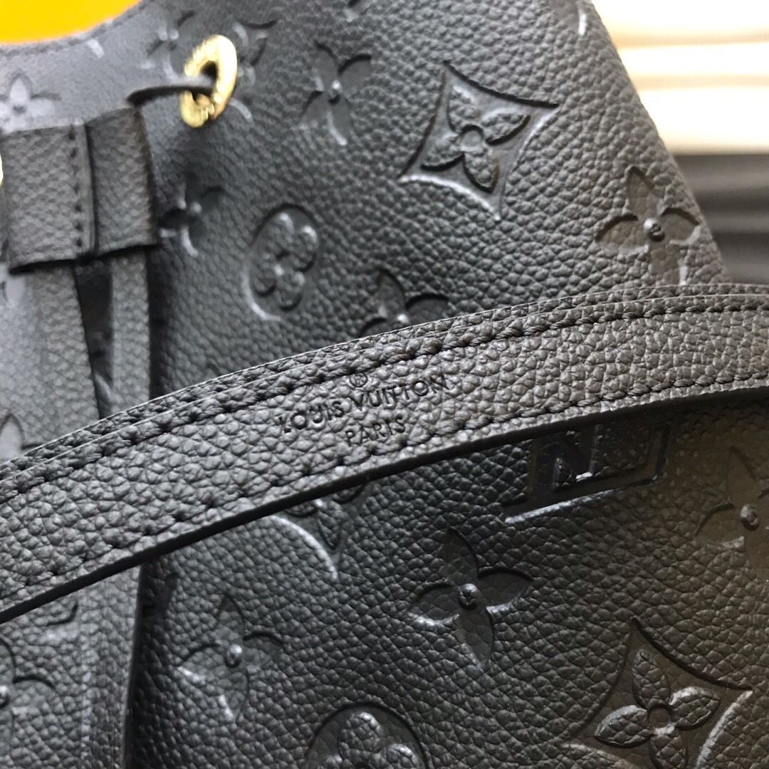 Louis Vuitton LV NeoNoe MM Bucket Bag