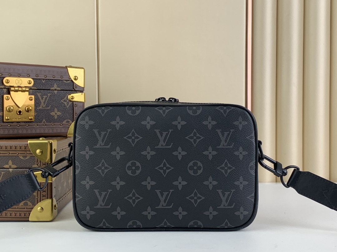 Louis Vuitton Crossbody Massanger Bag