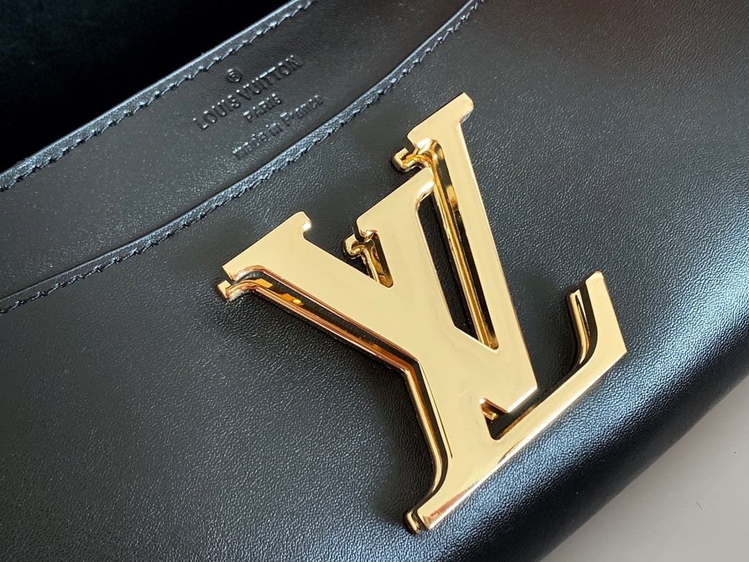 Louis Vuitton Night out Clutch Black Bag