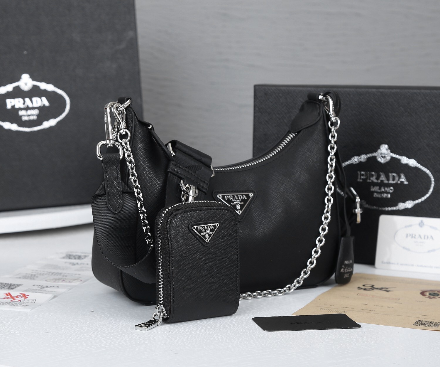 Prada Re-Edition 2005  Saffiano Leather bag