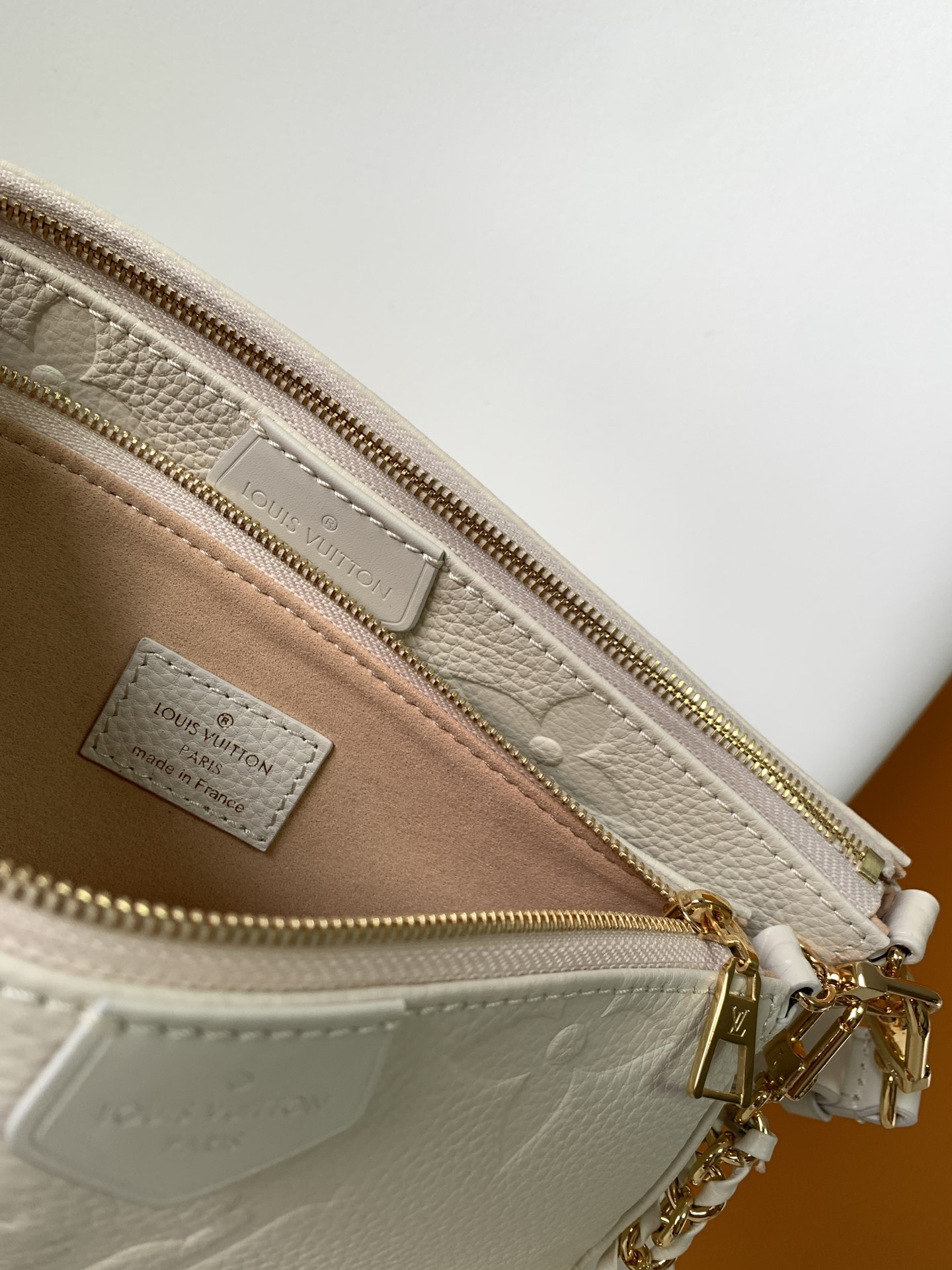 Louis Vuitton Multi Pochette Accessoires Crossbody White Bag