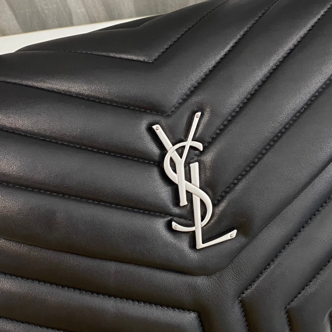 SAINT LAURENT Loulou medium quilted leather shoulder bag black - Bag