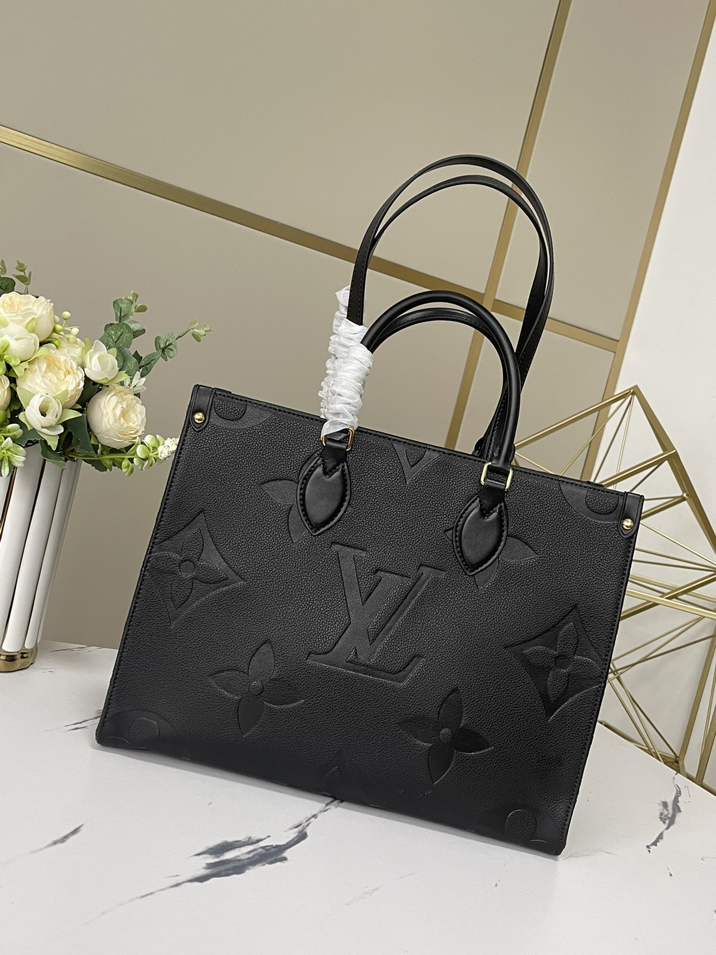 LOUIS VUITTON LV Monogram Canvas Onthego MM - Bag