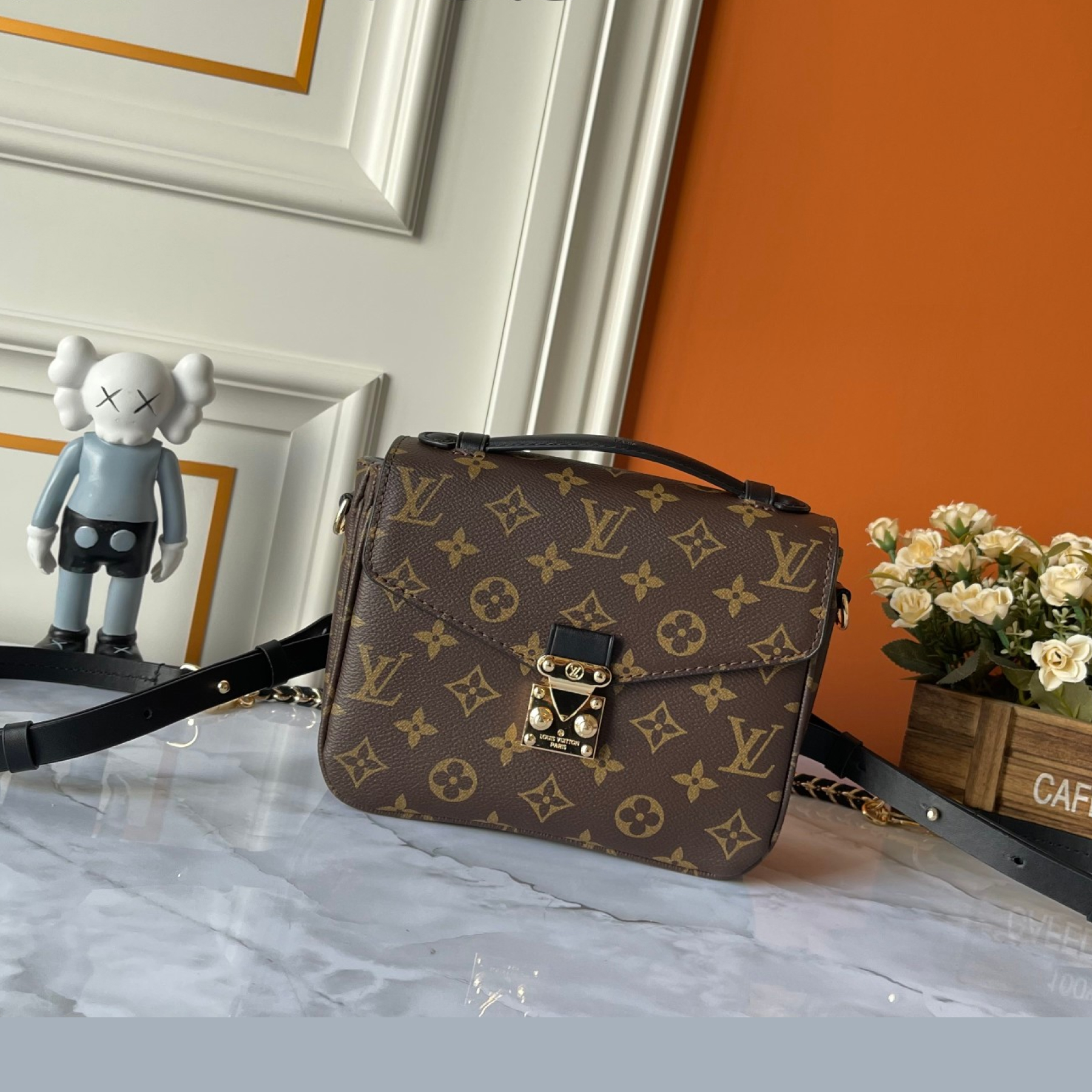 Louis Vuitton Pochette Métis Handbag - Old Flower Black Bag