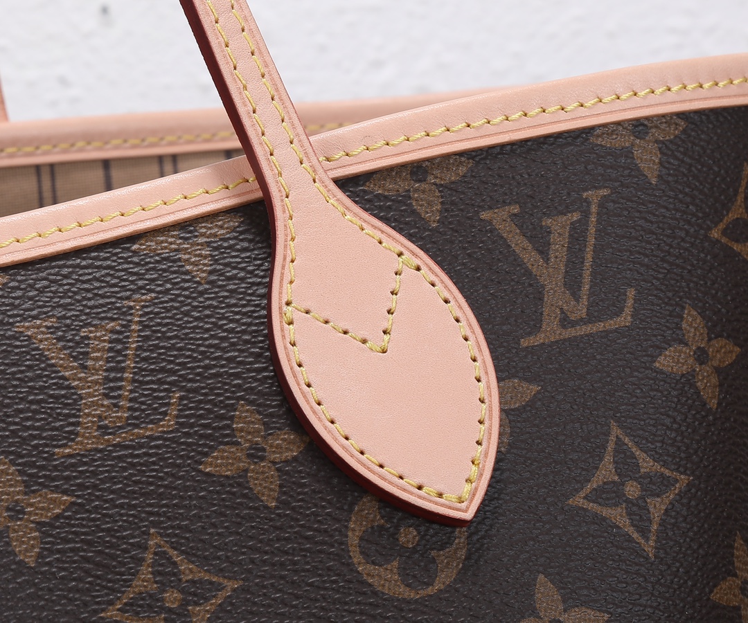 Louis Vuitton Neverfull MM Classic Bag