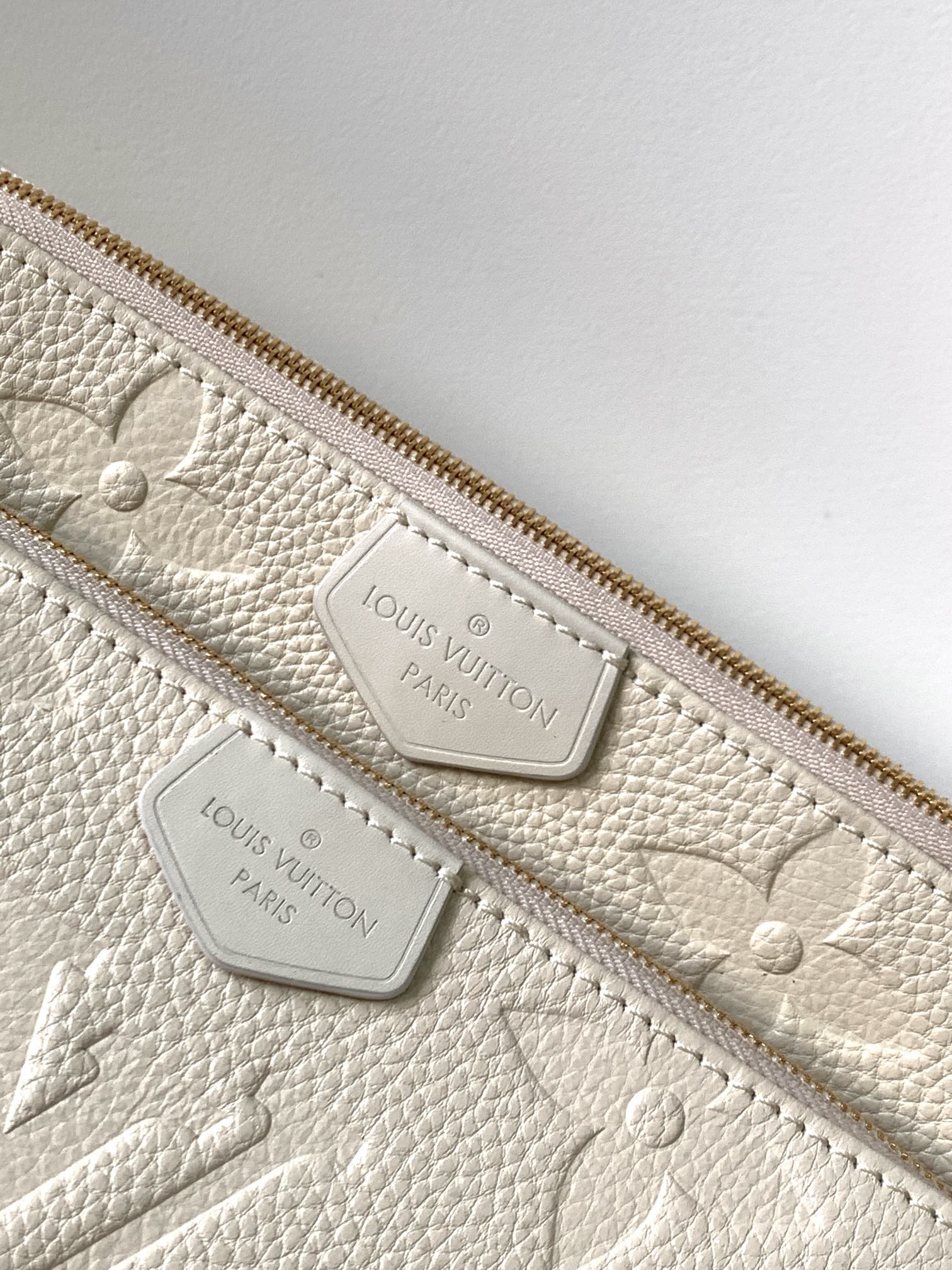 Louis Vuitton Multi Pochette Accessoires Crossbody White Bag