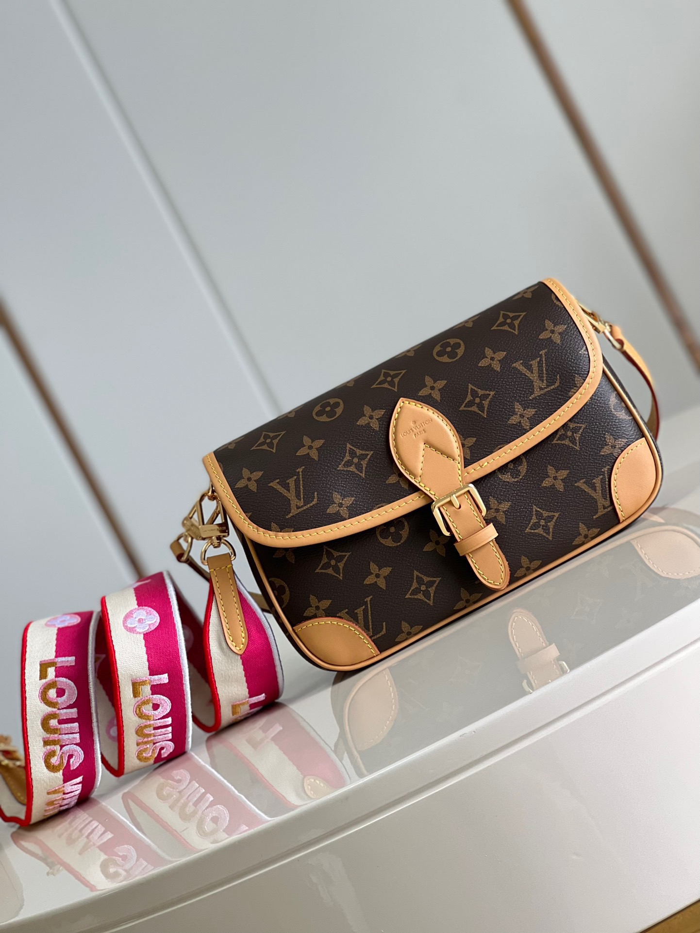 Louis Vuitton LV Diane NM Handbag Monogram Canvas - Bag