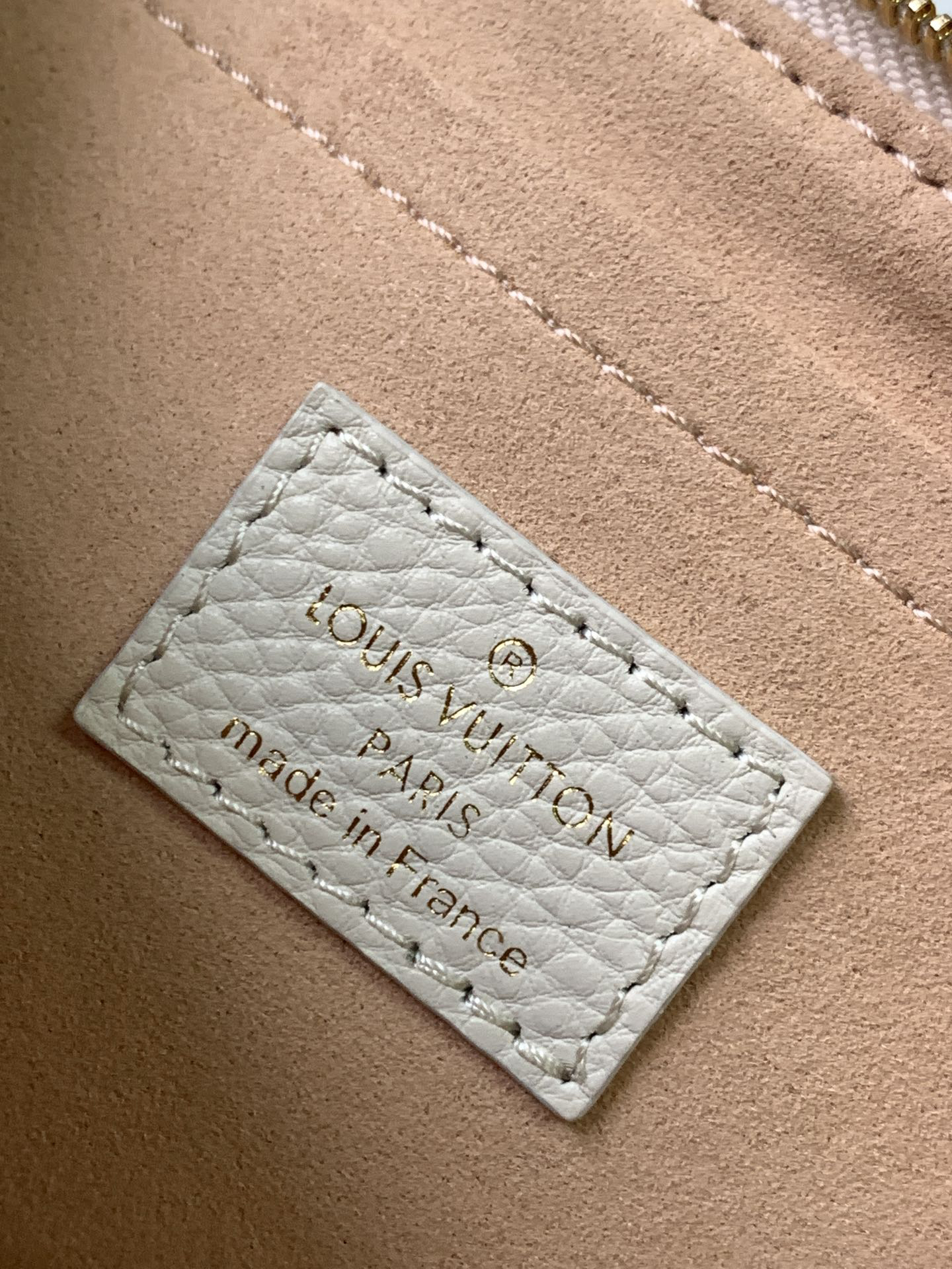 Louis Vuitton Multi Pochette Accessoires Crossbody White Bag