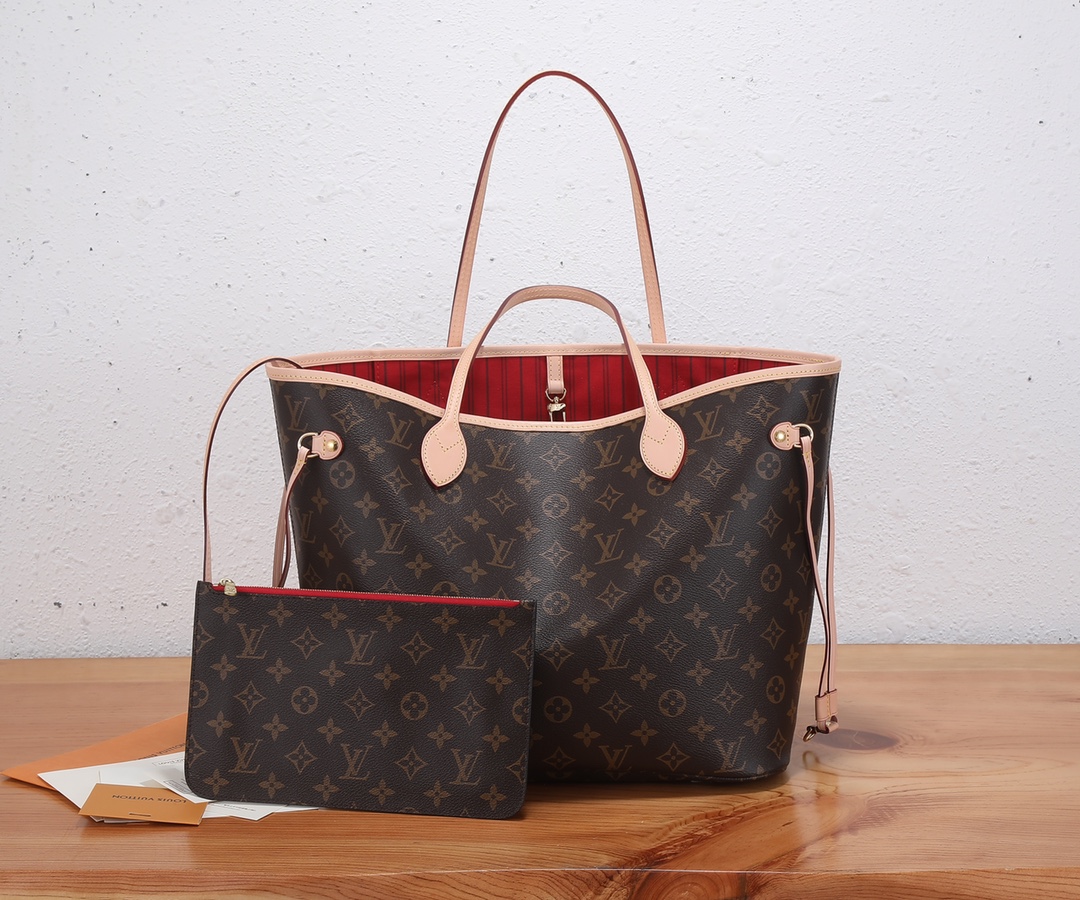 Louis Vuitton Neverfull MM Classic Bag