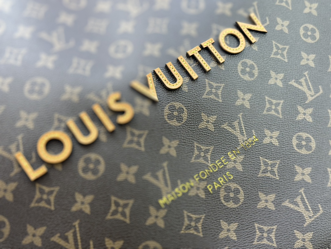 LOUIS VUITTON LV Bag Shopper Tote MM - Bag