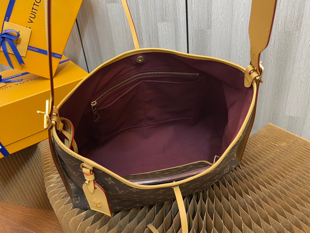 Louis Vuitton LV CarryAll MM - Bag