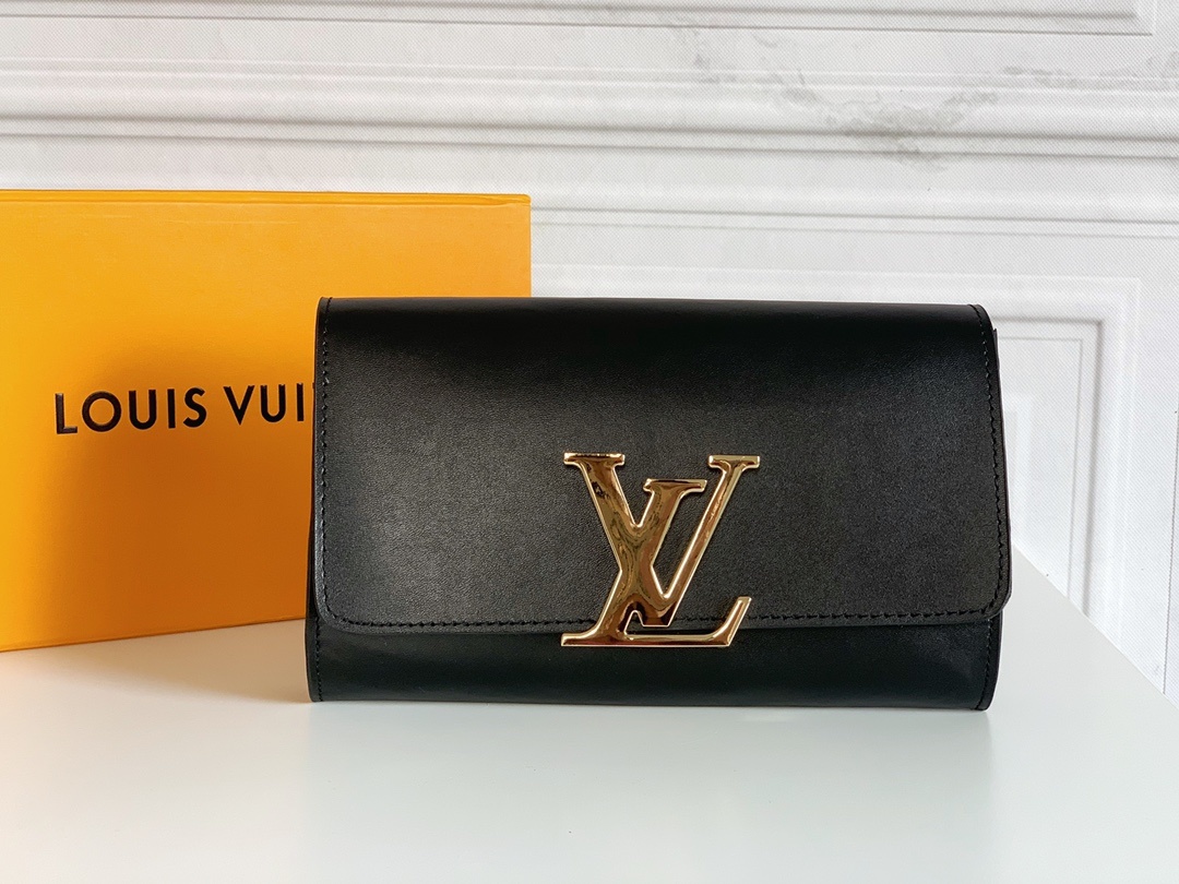 Louis Vuitton Night out Clutch Black Bag