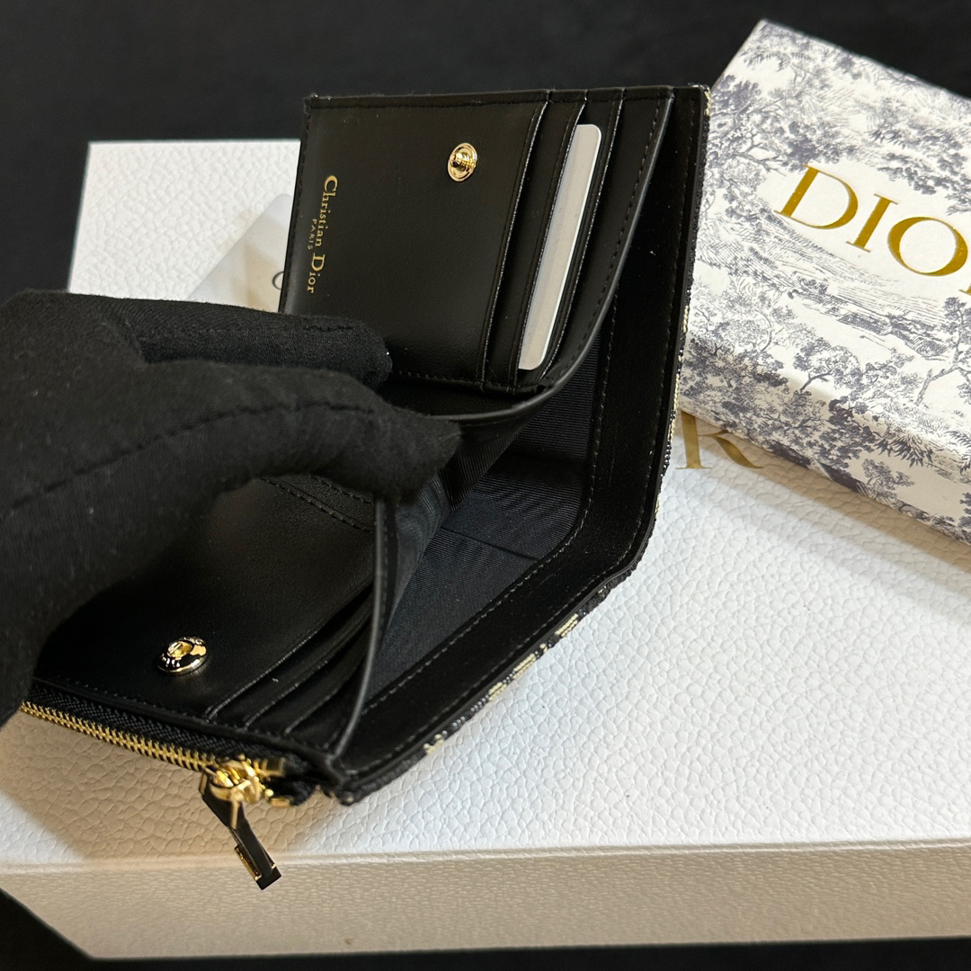 Dior Caro Dahlia Wallet -old-fashioned Wallet