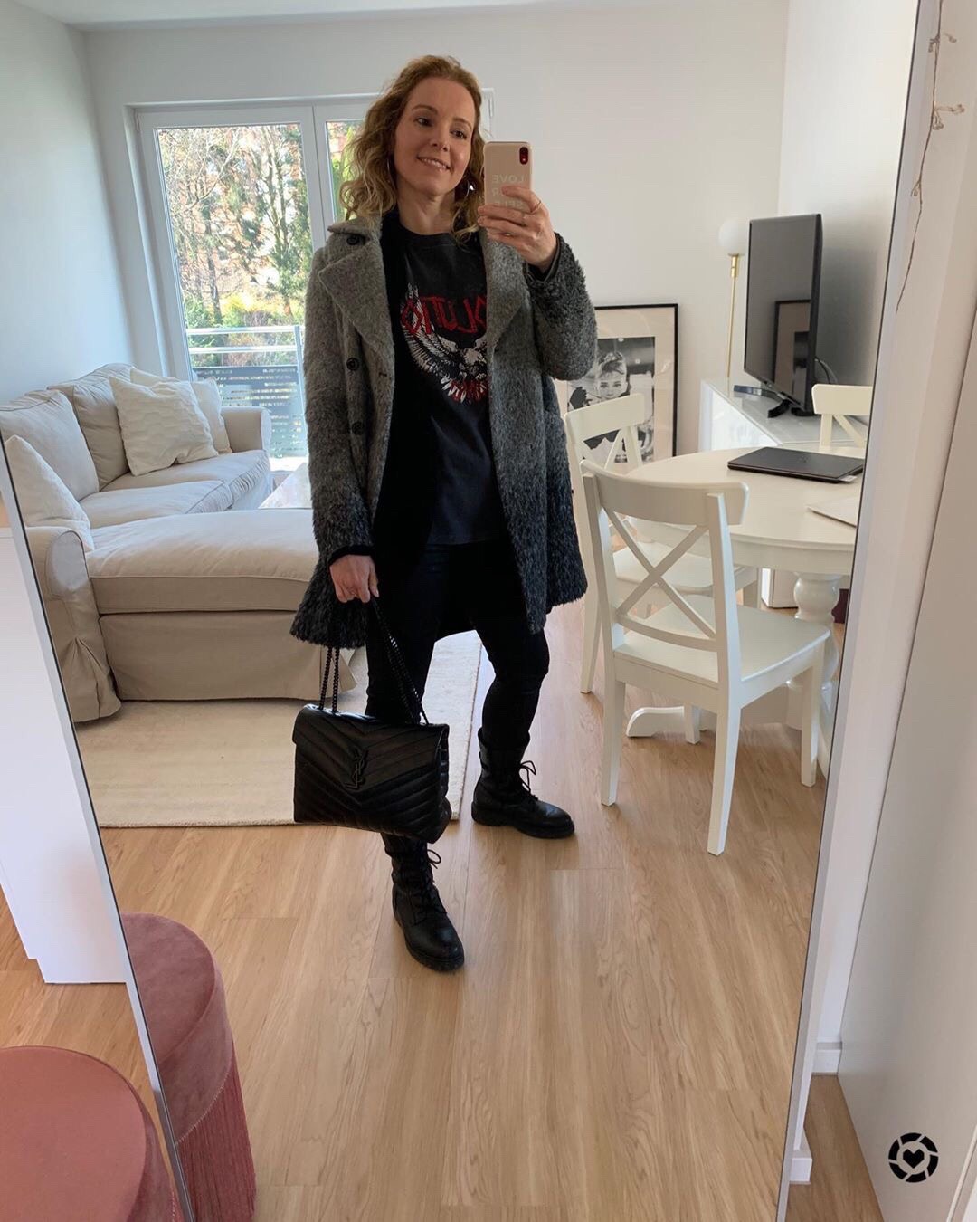 SAINT LAURENT Loulou medium quilted leather shoulder bag black - Bag