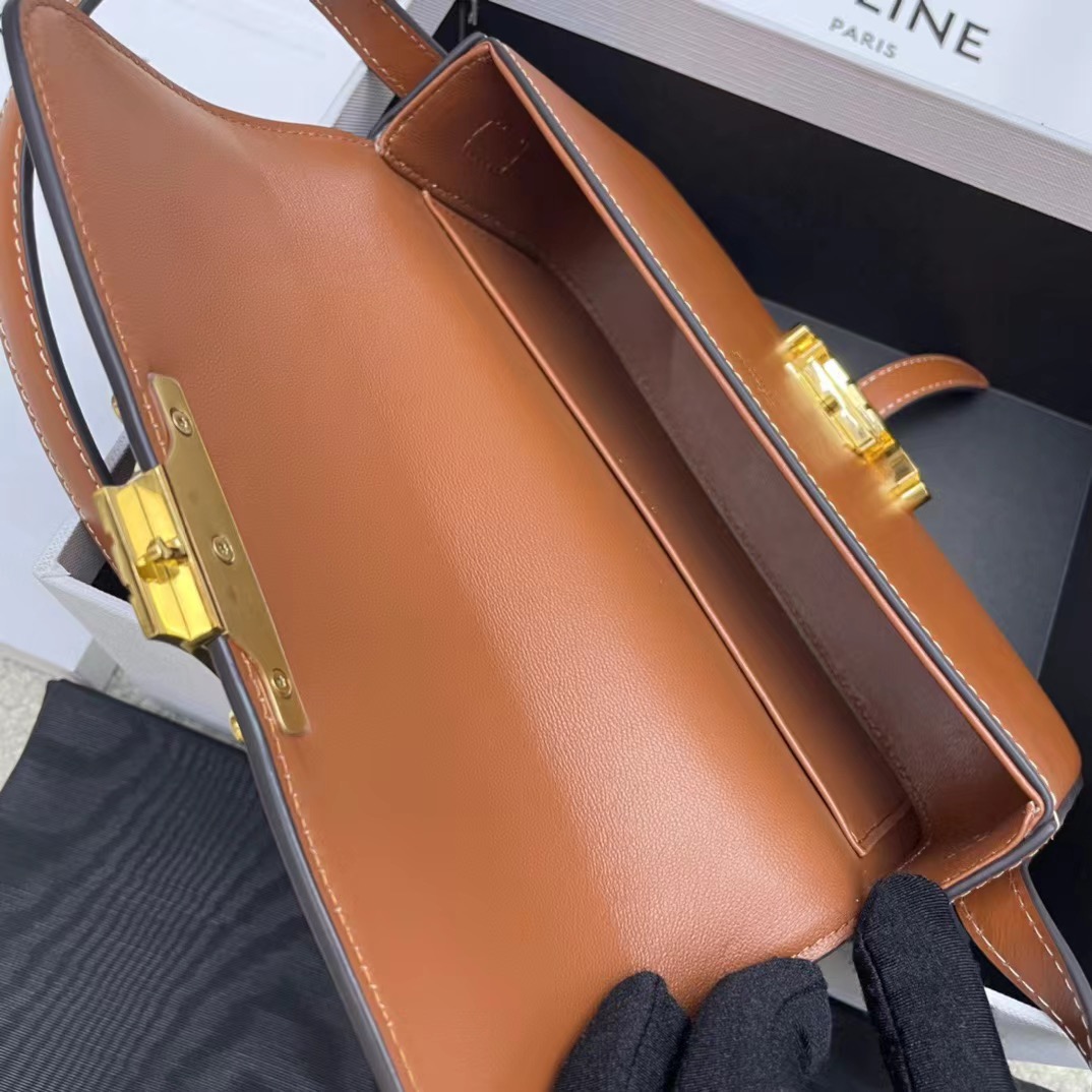 Celine shoulder bag claude in shiny calfskin brown - Bag