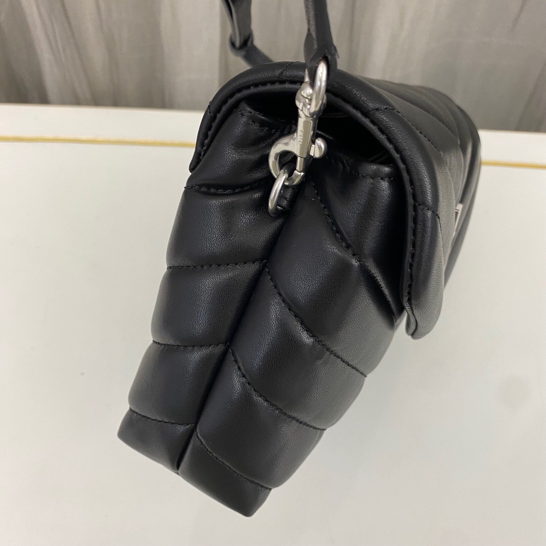 SAINT LAURENT Loulou Toy quilted leather shoulder bag black - Bag