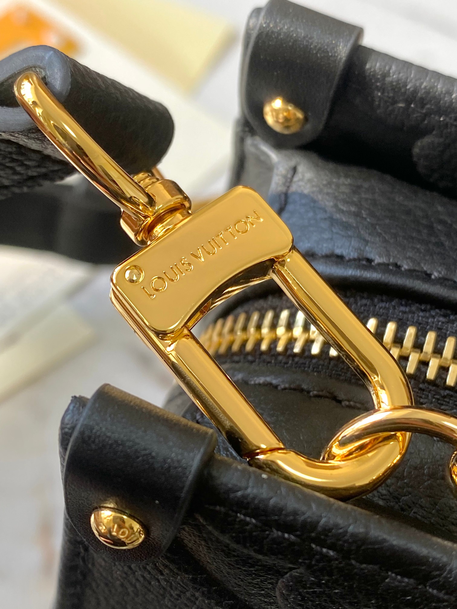 LOUIS VUITTON LV Monogram Canvas Onthego East West - Bag