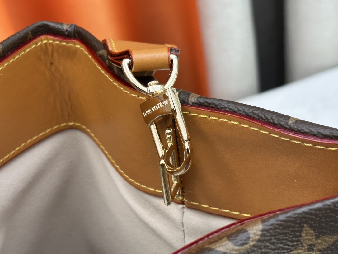 LOUIS VUITTON LV Bag Shopper Tote MM - Bag