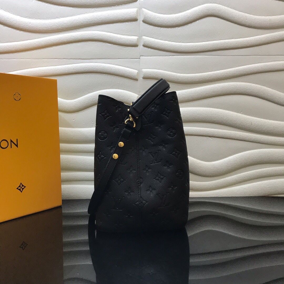 Louis Vuitton LV NeoNoe MM Bucket Bag
