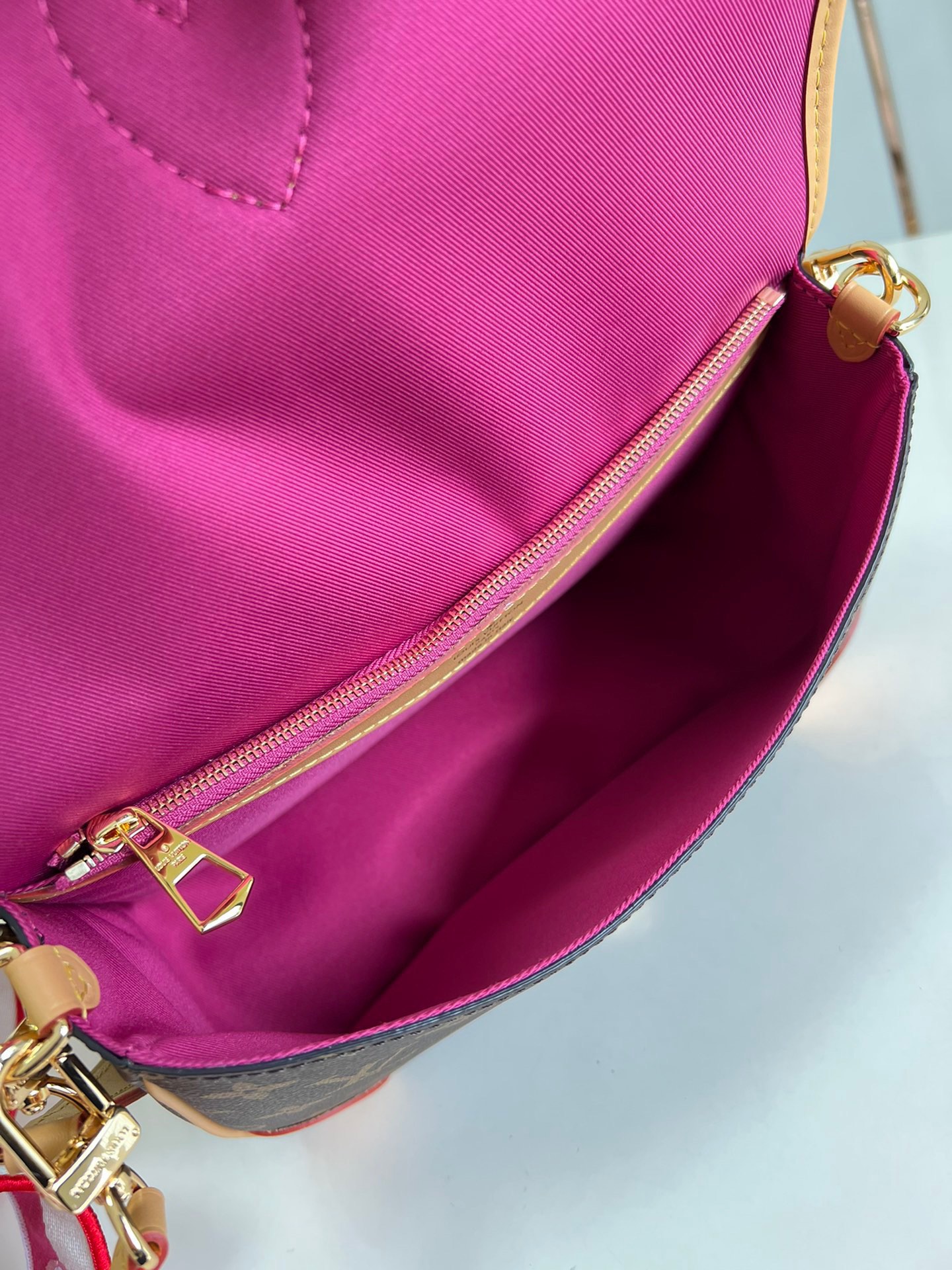 Louis Vuitton LV Diane NM Handbag Monogram Canvas - Bag