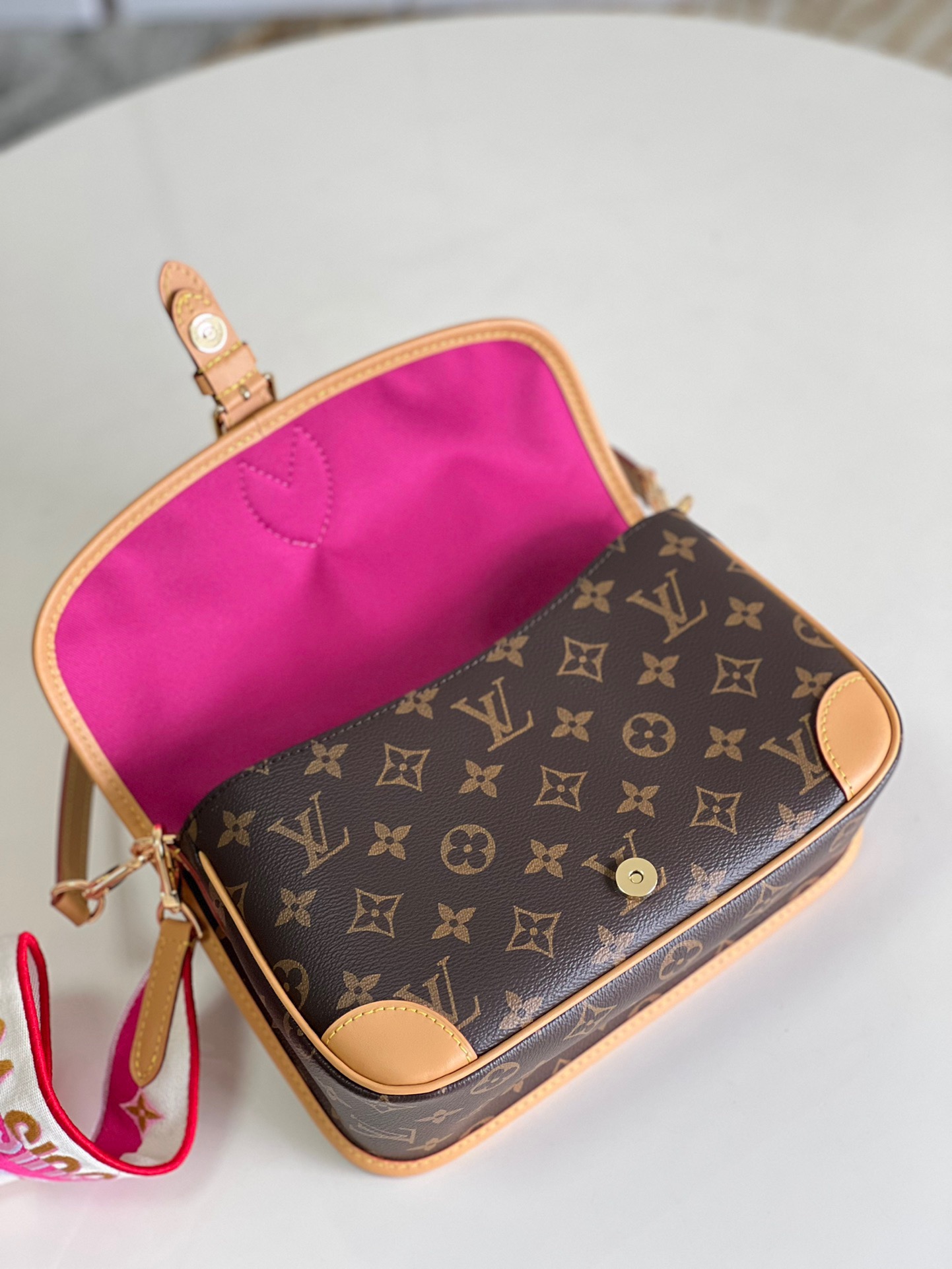 Louis Vuitton LV Diane NM Handbag Monogram Canvas - Bag