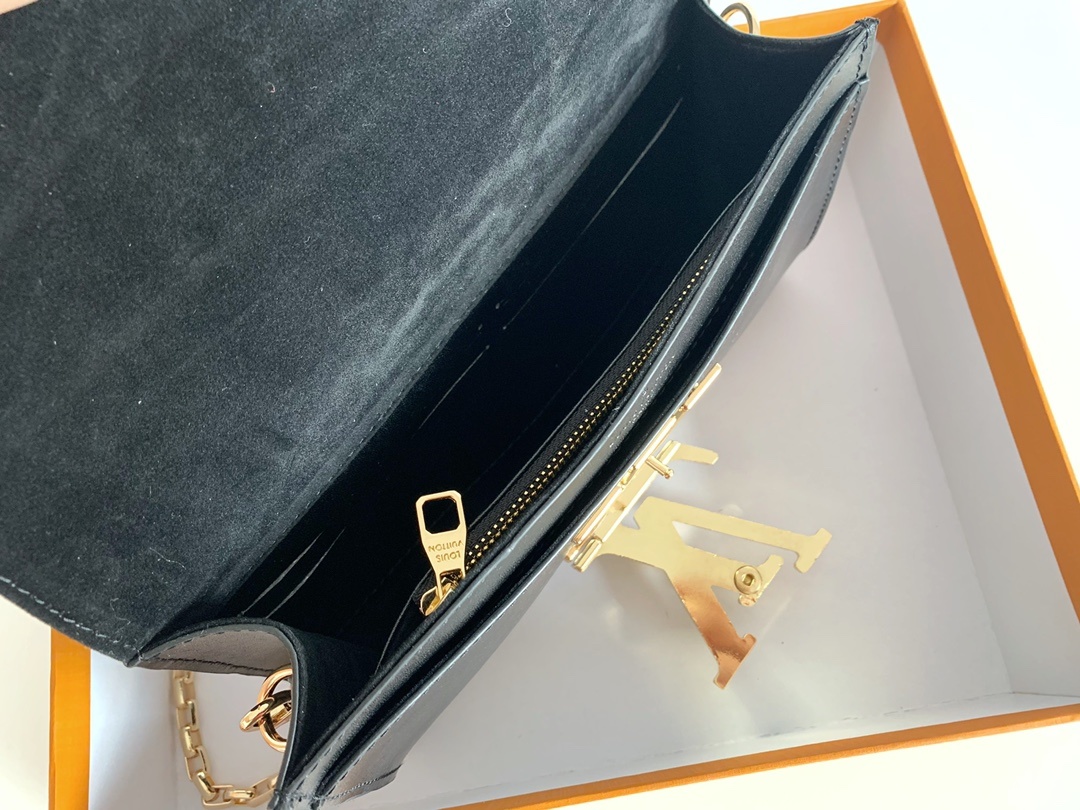 Louis Vuitton Night out Clutch Black Bag