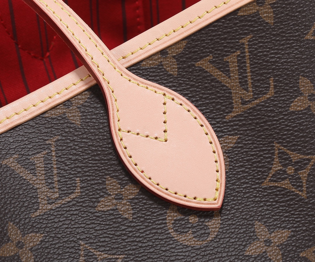 Louis Vuitton Neverfull MM Classic Bag