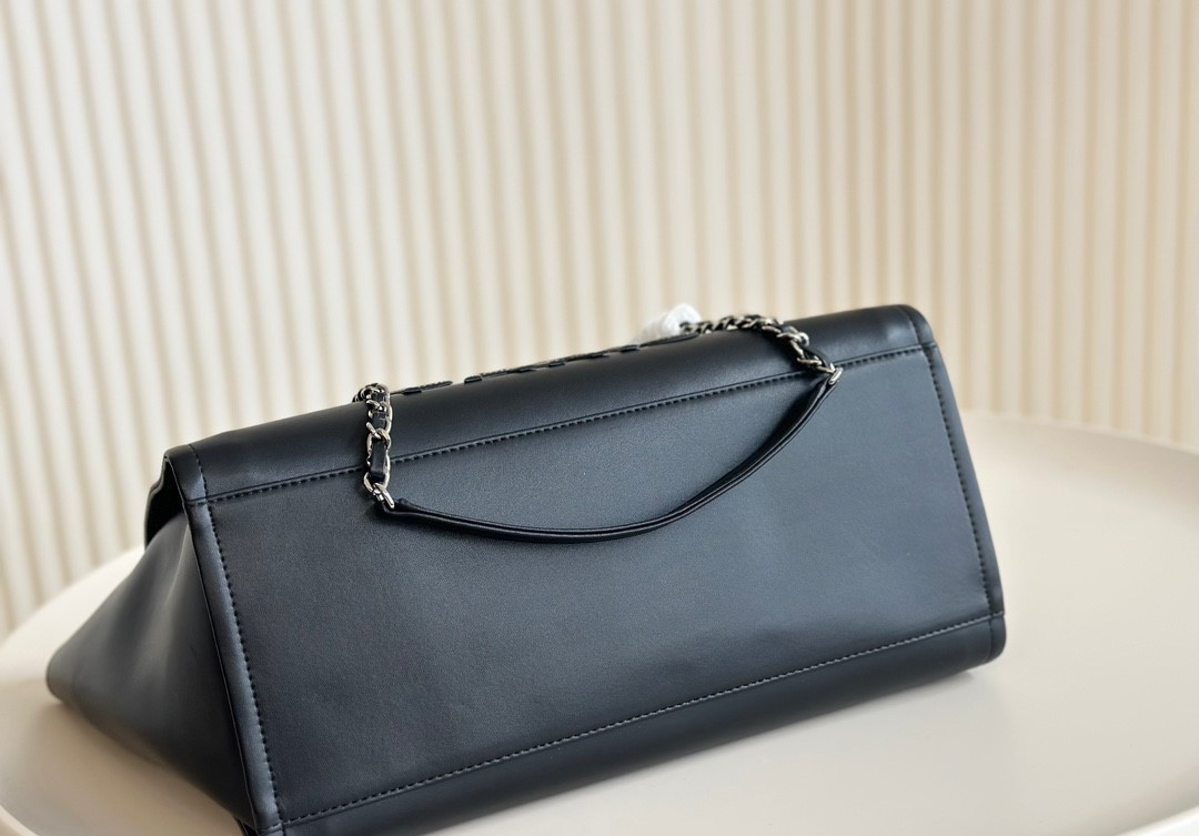 Chanel Shopping Tote Bag Mixed Fibres, Calfskin & Silver-Tone Metal-Black - Bag