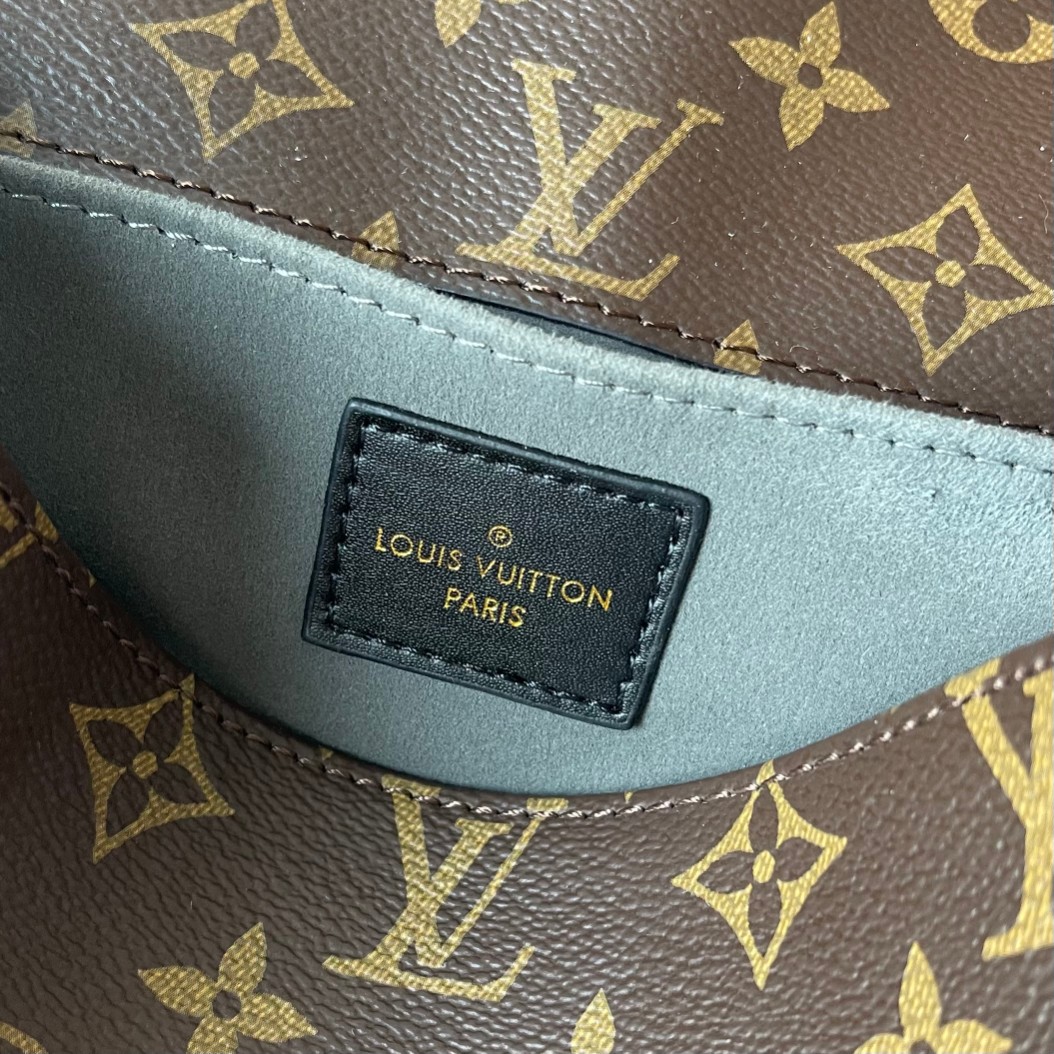 Louis Vuitton Pochette Métis Handbag - Old Flower Black Bag
